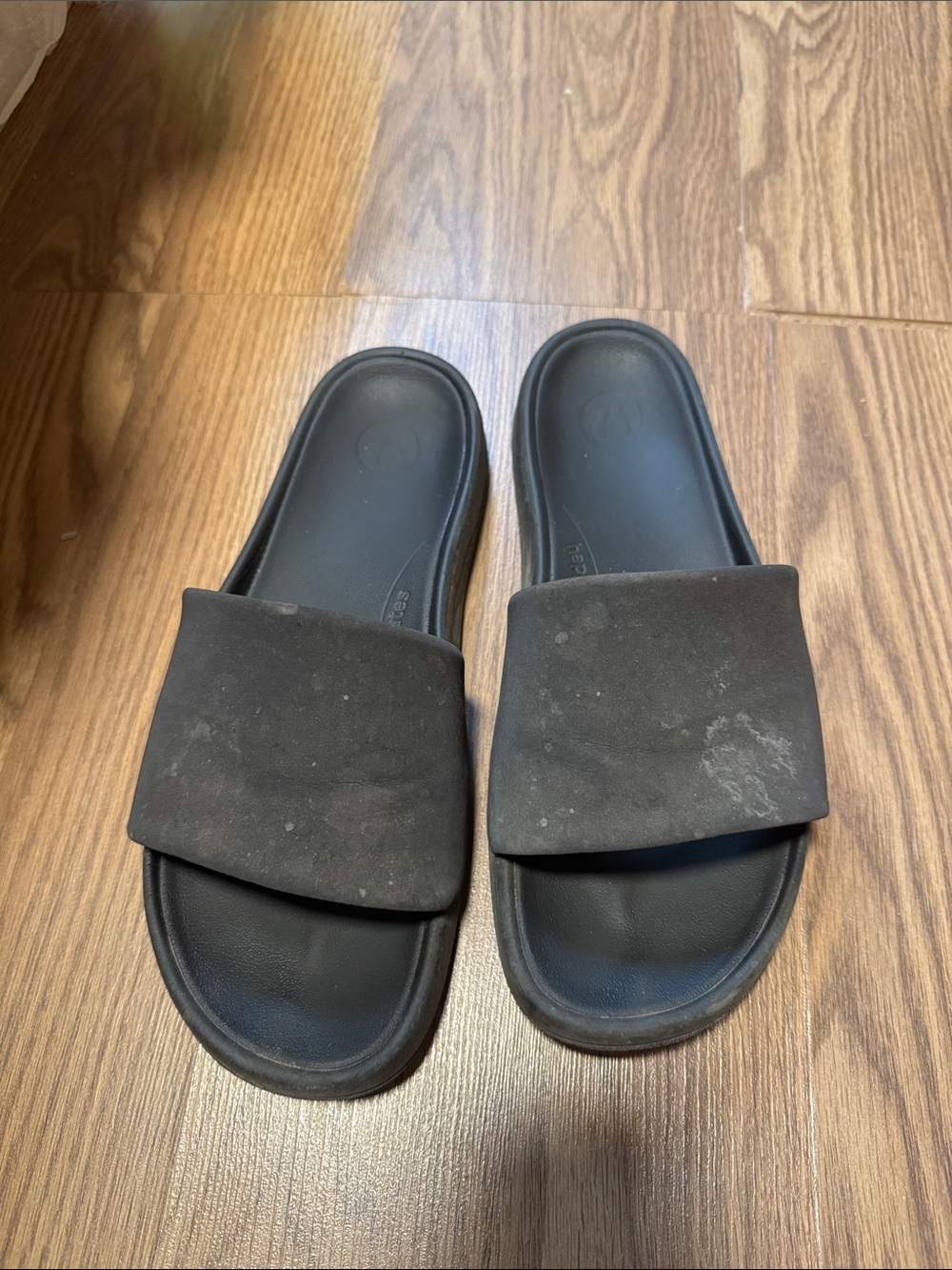 Lululemon Restfeel slides